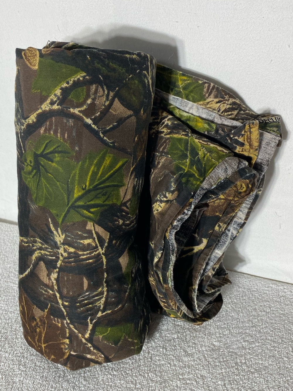 Cabelas Seclusion 3D Camo Flat Bed Sheet King Size Hunting Camouflage 99x104